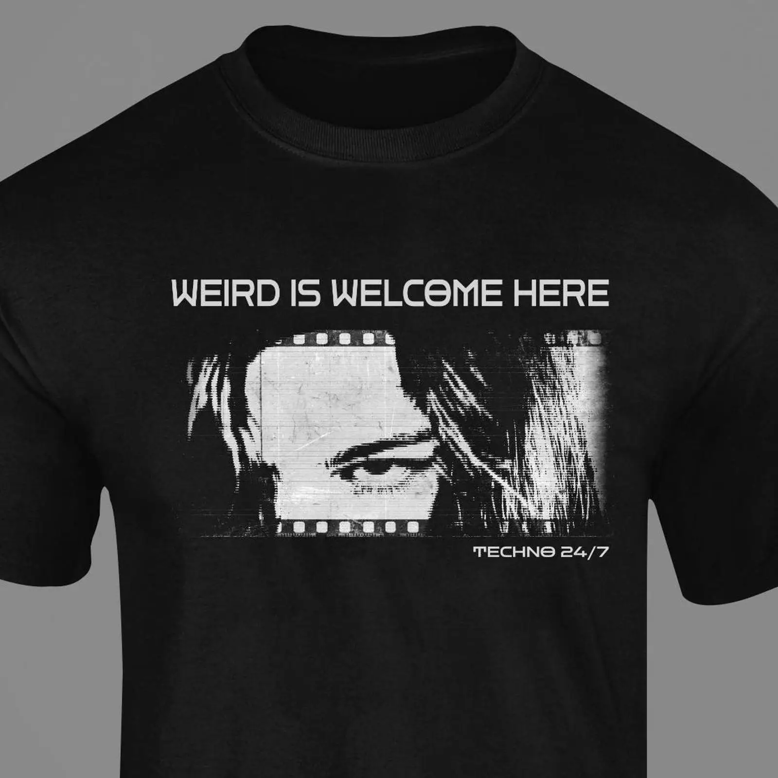 Koszulka „Weird is Welcome Her – Vintage Fashion Berlin recenzja i cena